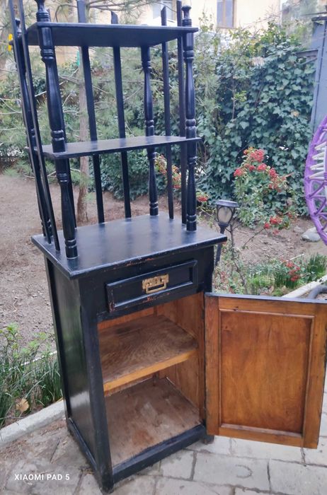 Старинная деревянная этажерка :158х54х41 см