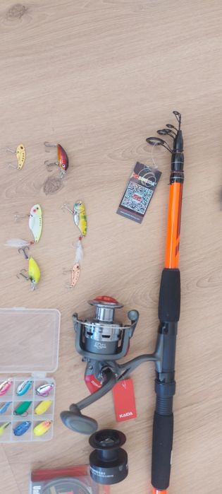 Нов спининг к-т от телескопична въдица с макара влакно и примамки