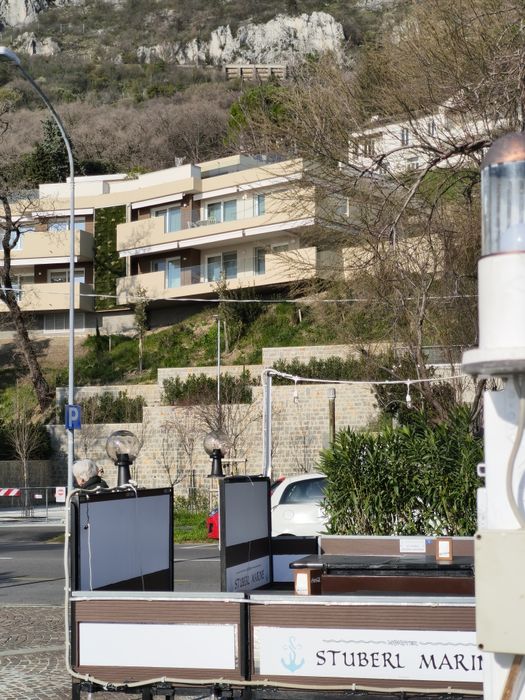 Vând Apartament cu două camere et 4 din 6 cu lift MIOVENI.