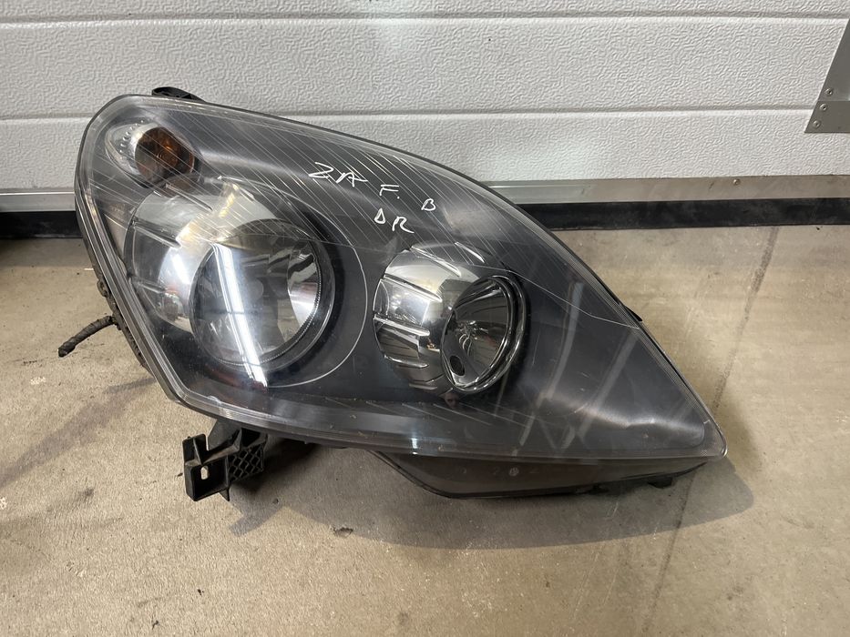 Far - faruri stanga - dreapta Opel Zafira B