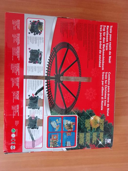 Поезд вокруг елки