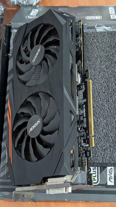 Placa video AMD RX 570 Gigabyte Aorus 4GB VRAM