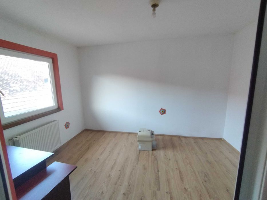 Apartament 4 camere+garaj