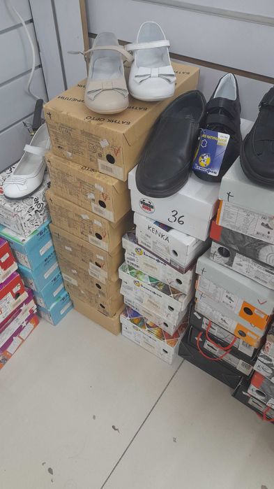 Продам туфли школьные