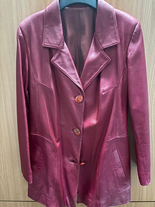 Haină de blană și haină de piele de vânzare