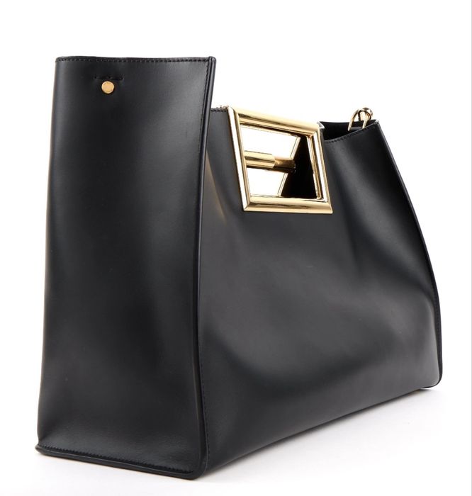 Оригинална дамска чанта Fendi