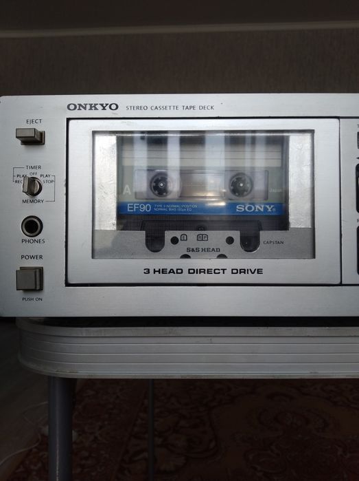 Onkyo TA-2060 tape deck .