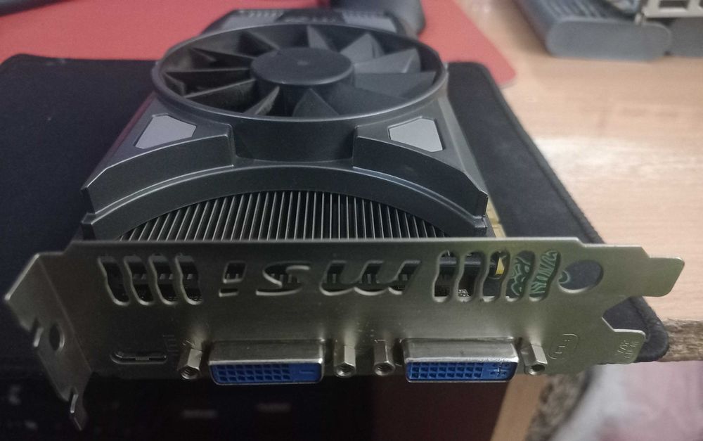 Продам игровую видеокарту