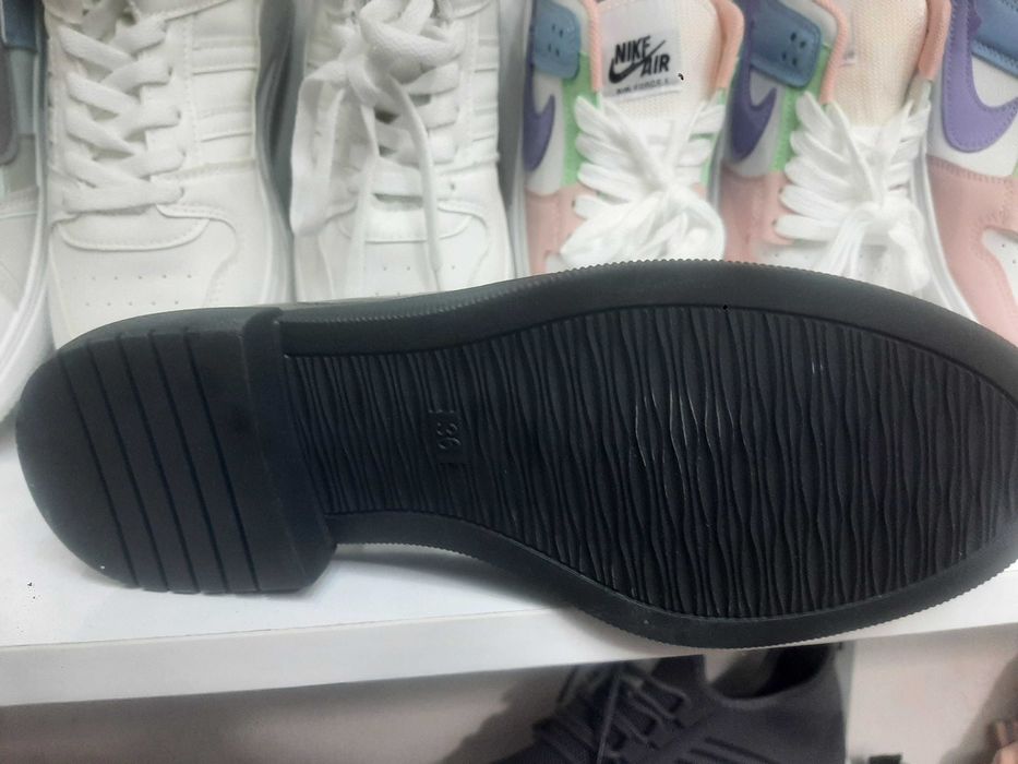 Распродажа женской обуви - туфли