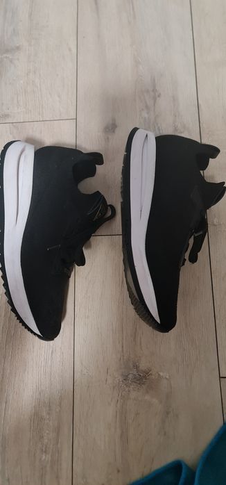 Guess    маратонки