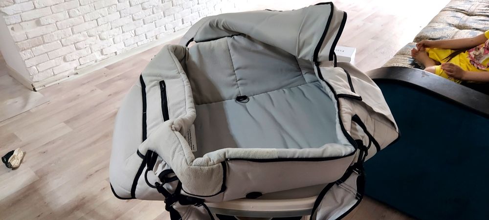 Детские вещи  матрас, одежды, сумка переноска