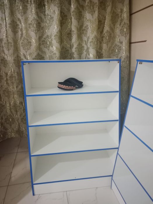 Витриналар және полкалар