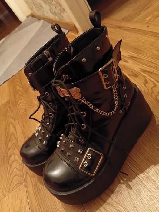 продам обувь готическую