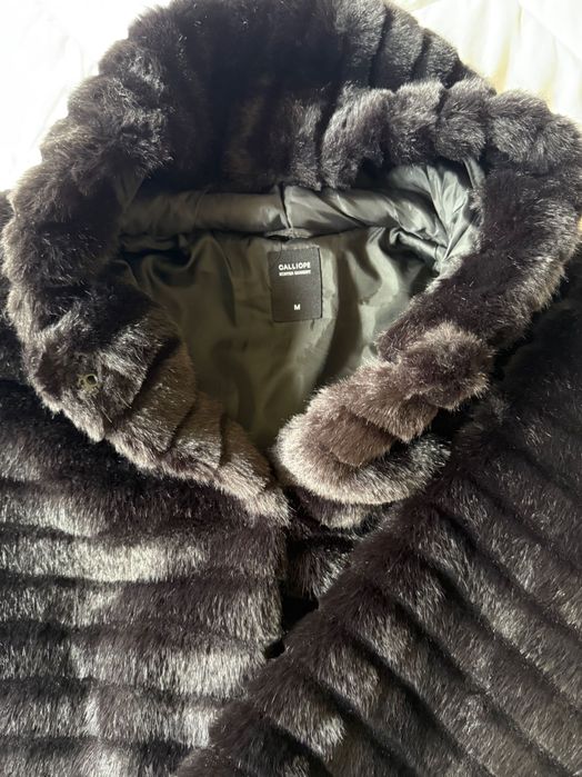 Дамско късо черно палто, с качулка - като ново