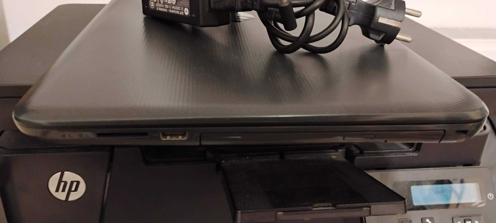 Laptop HP 250 G4, Intel Pentium 3825u, 12GB RAM, 1TB SSD, incarcator
