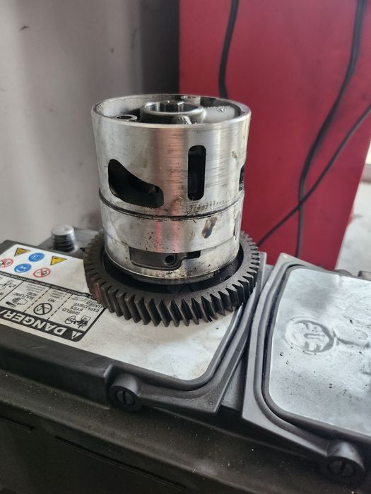 Продавам маслена помпа