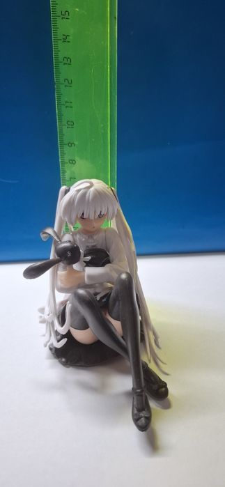 Аниме девушка с кроликом,фигурка