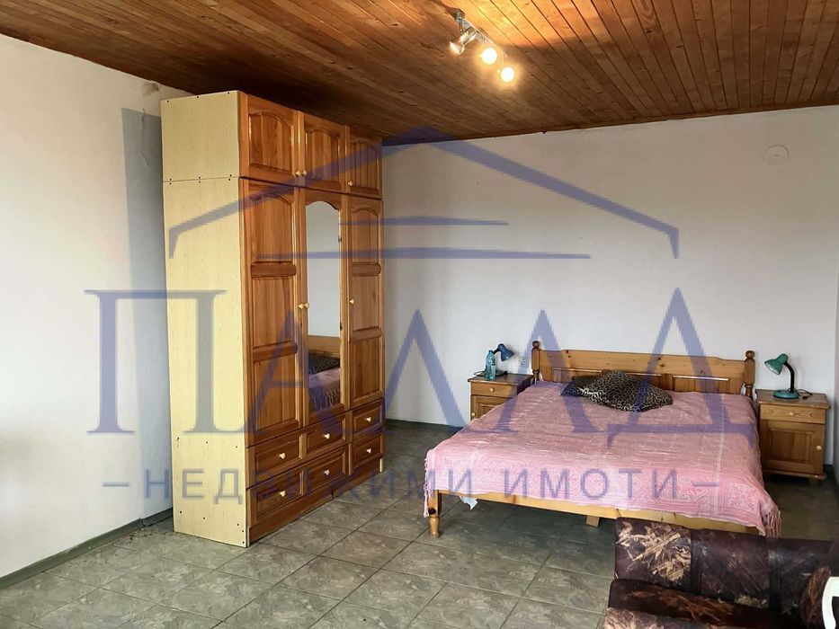 МАСИВНА къща-м-ст Перчемлията