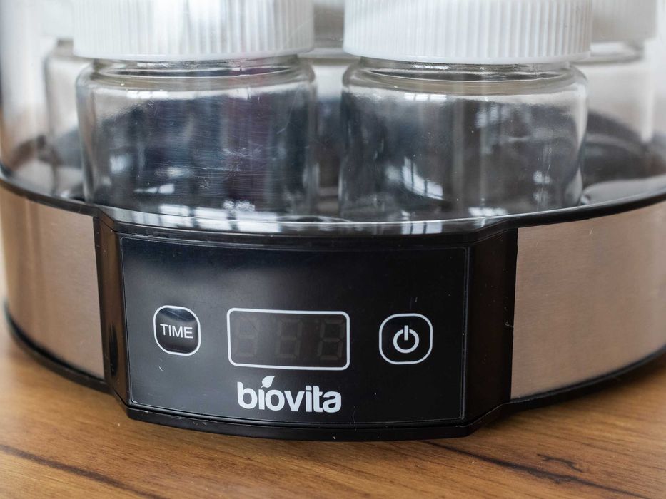 Iaurtieră Biovita-YM10, 7 vase de sticlă x 190 ml = 1.3 L, 20W