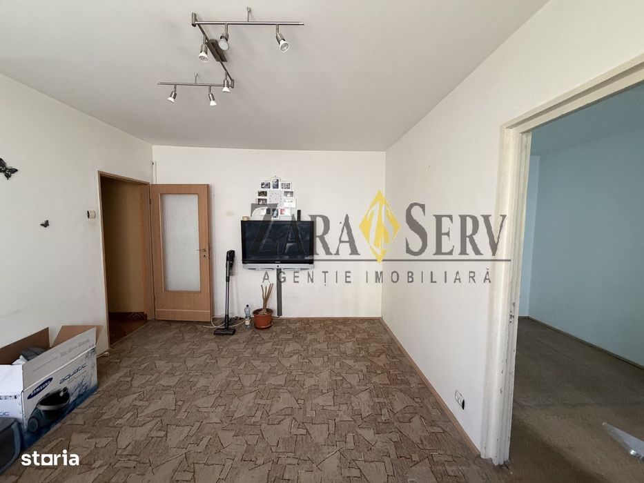 Apartament 3 camere de vânzare, Malu Roșu – Str. Școlii, Etaj 2
