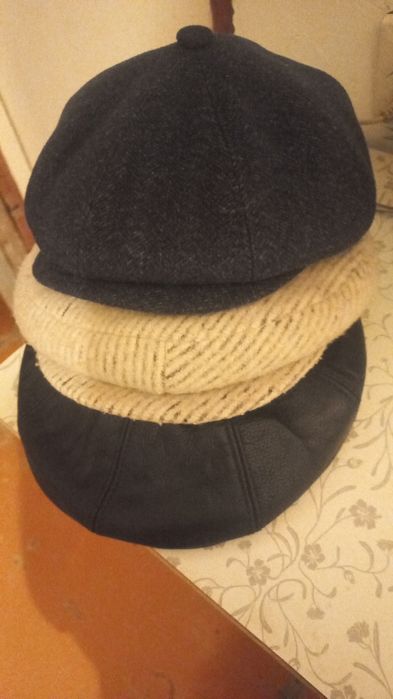 Кепки мужские и шапки. Не дорого