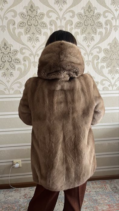 Продам Норковую шубу