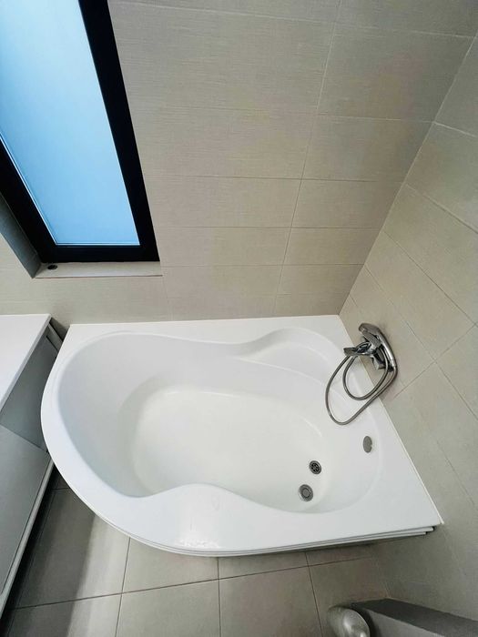 Cada pe colt spatioasa