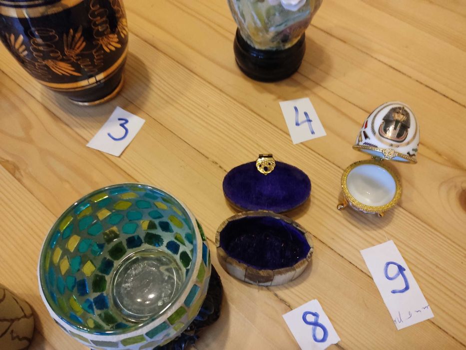 Вази за цветя и кутийки