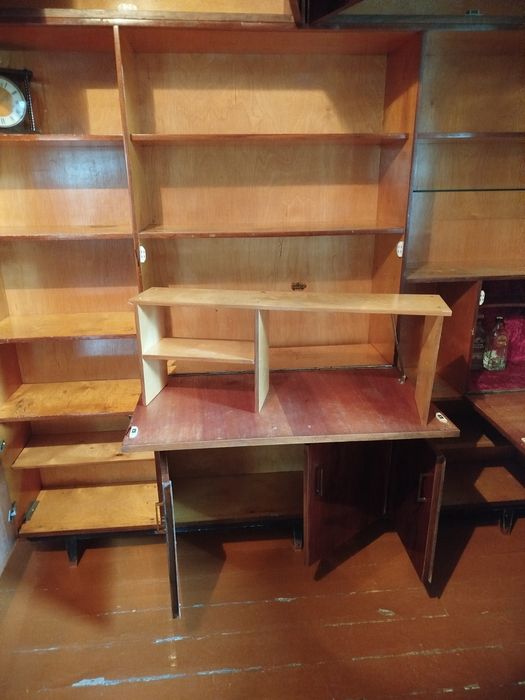 Сервант б/у Раритетный. Импортного производства.