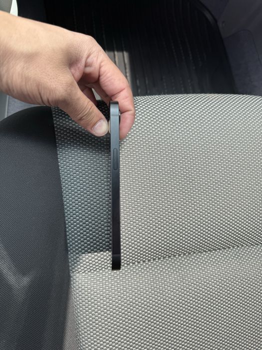 Iphone 16 e срочно сотилади