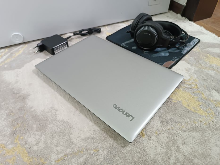 НОУТБУК Lenovo i3-7020 Windows 10.