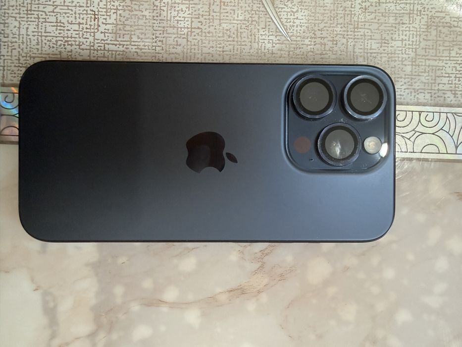 Продаю Iphone 15pro