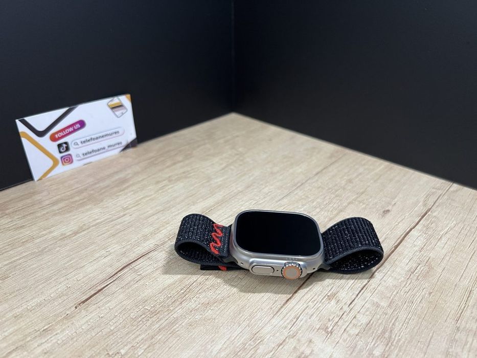 Apple Watch Ultra 49mm Natural Titanium Case Midnight Black Nike Sport