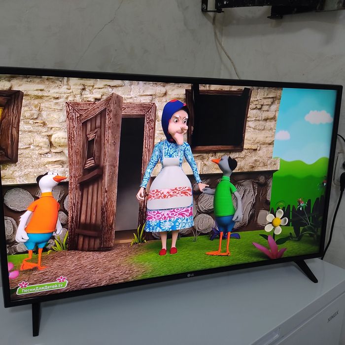 Телевизор LG смарт 43