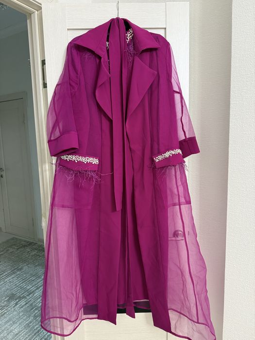 розовое платье