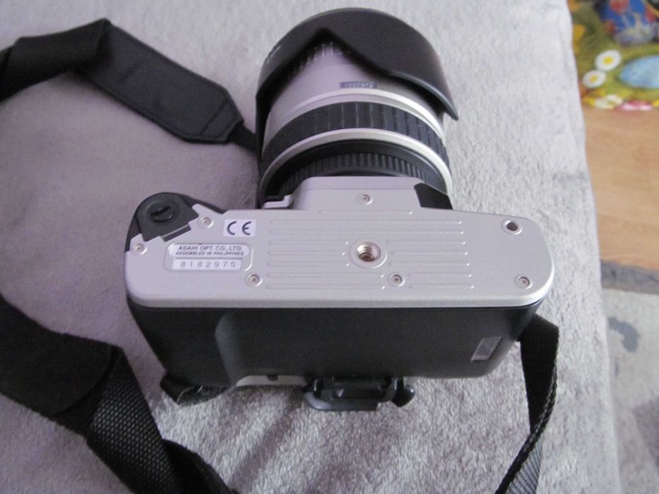 Pentax MZ 50 foto cu film , srl cu blitz Danubia , jucarii