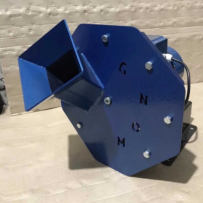 Tocator electric pentru crengi ramuri resturi gradina