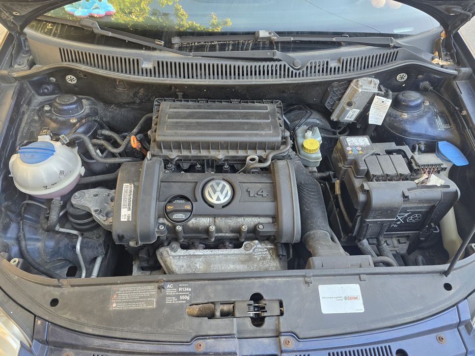 Продавам автомобил VW Polo 1.4