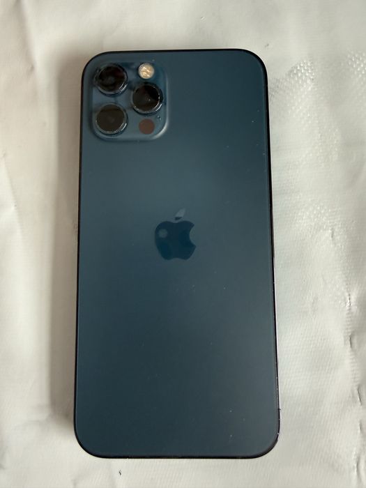 Айфон 12 pro в отличном состоянии