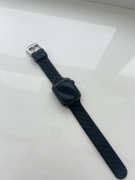 Apple Watch SE в отличном состоянии