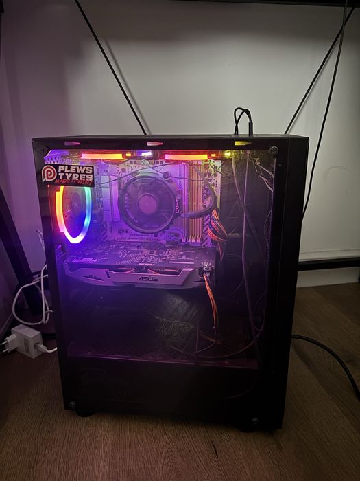 Vand PC Gaming plus accesorii