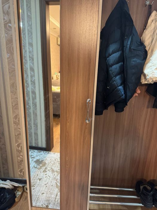 Продам прихожую срочно