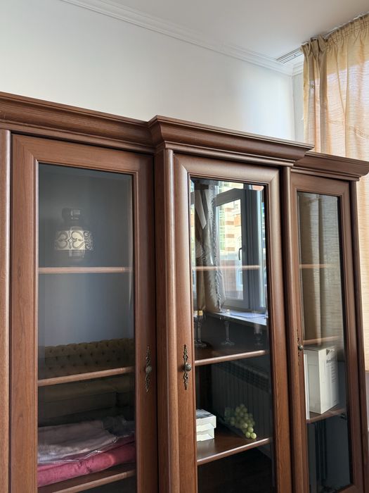 Продам книжный шкаф