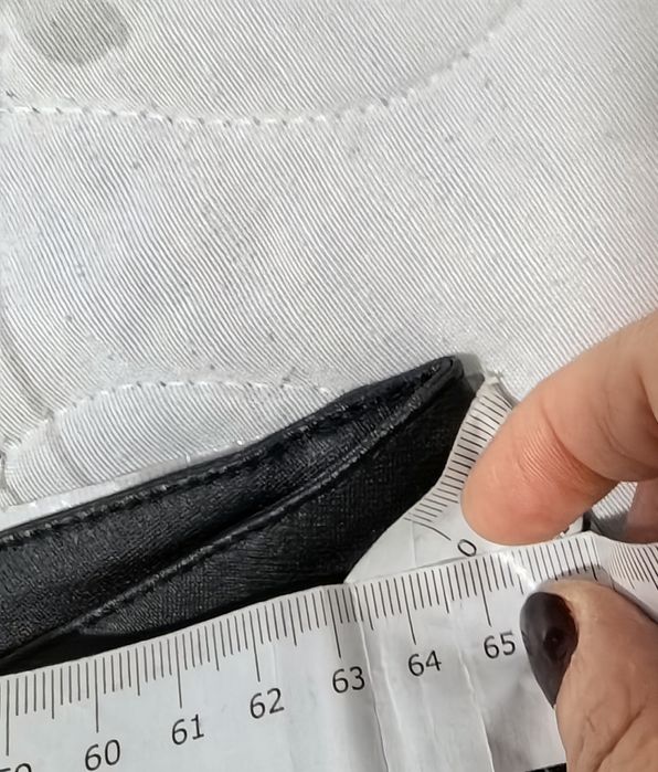 Vând pantaloni imitație de piele