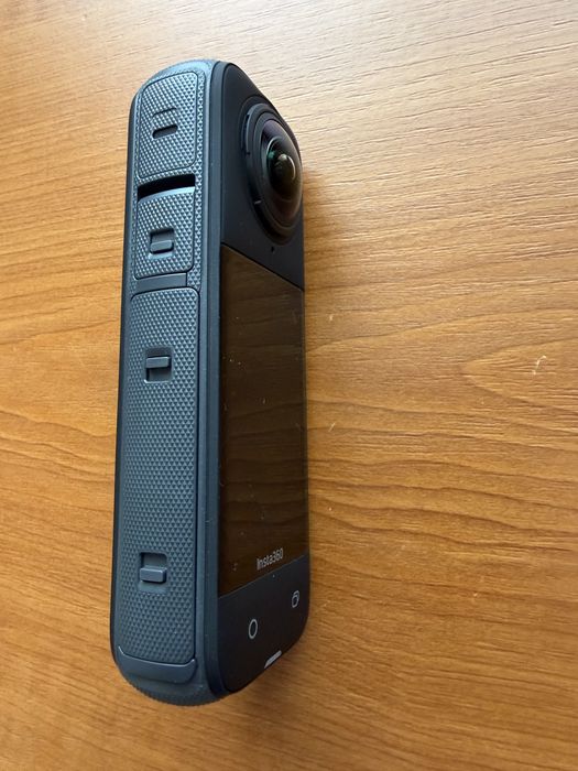 Insta360 X4 + stik INVIZIBIL + 2 baterii si hub incarcare + lentile de protectie