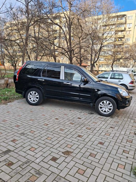 Продавам Хонда cr-v