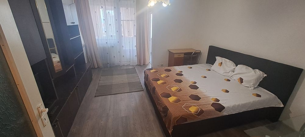Închiriez garsonieră