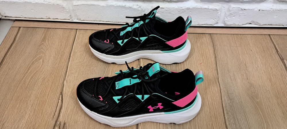 Дамски маратонки Under Armour INFINITE MVMNT