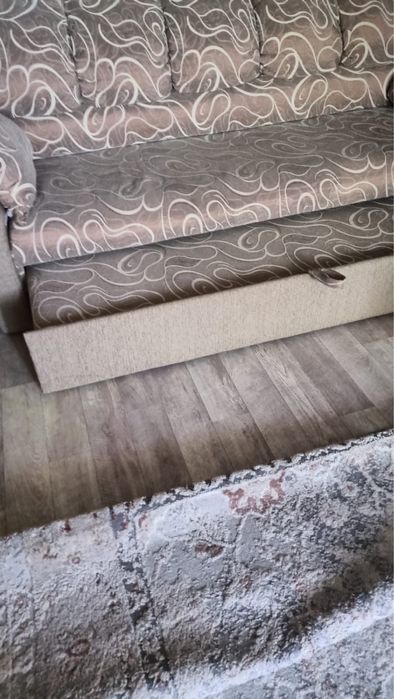 Продам диван в новом состоянии !