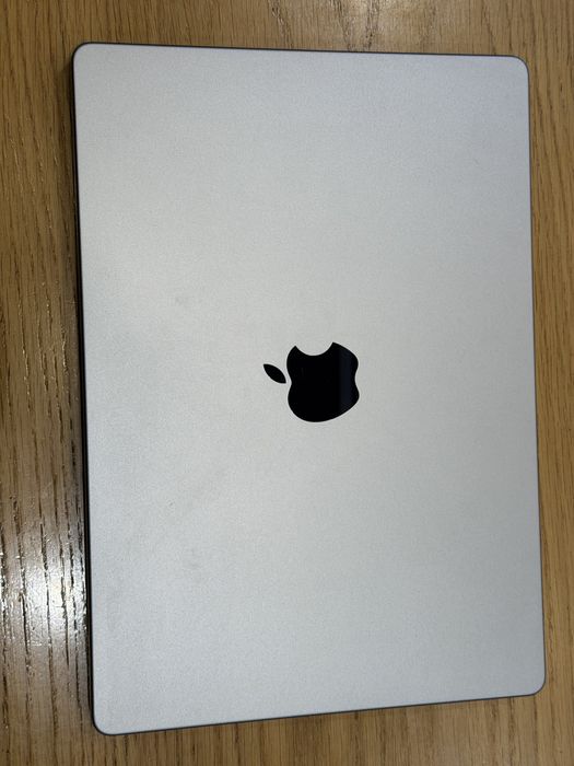 MacBook Pro 14" M1 Pro 16GB 512GB Гаранция Пълен Комплект